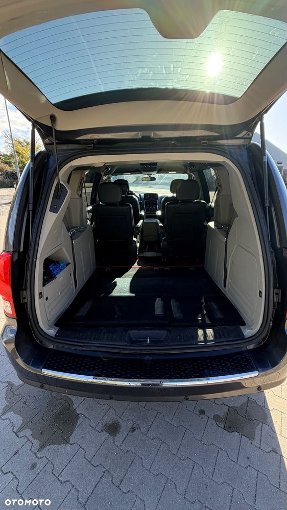 Dodge Grand Caravan - 20