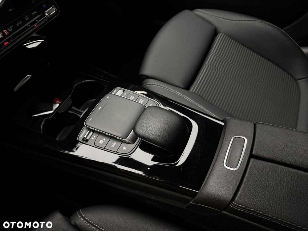 Mercedes-Benz CLA 200 mHEV Progressive 7G-DCT - 26