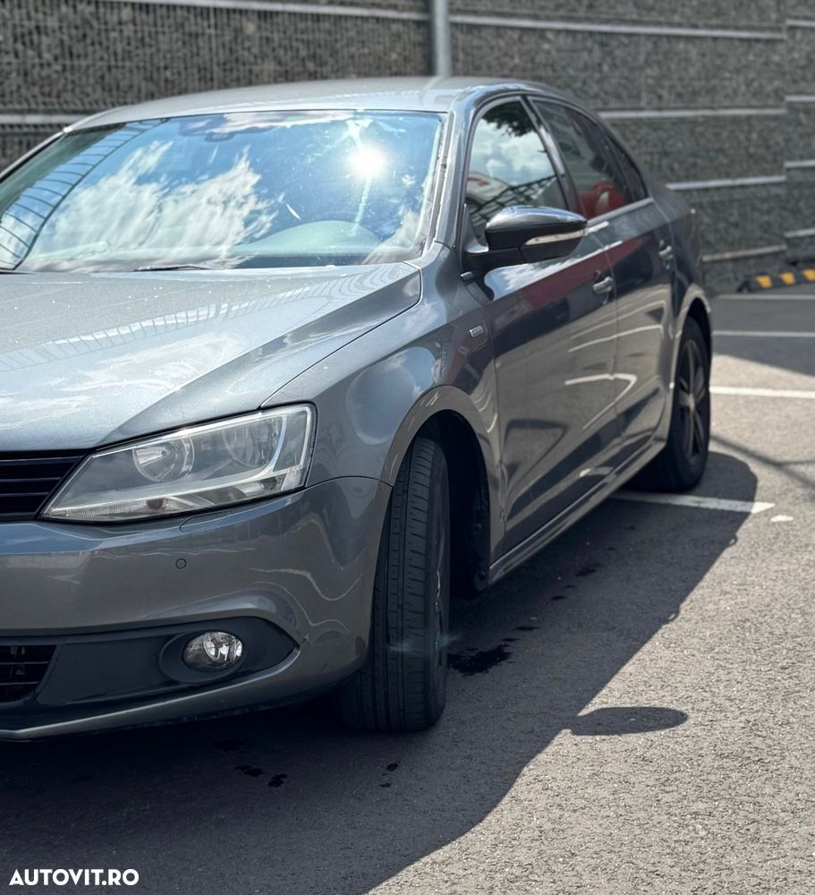 Volkswagen Jetta 2.0 TDI DPF Highline - 2