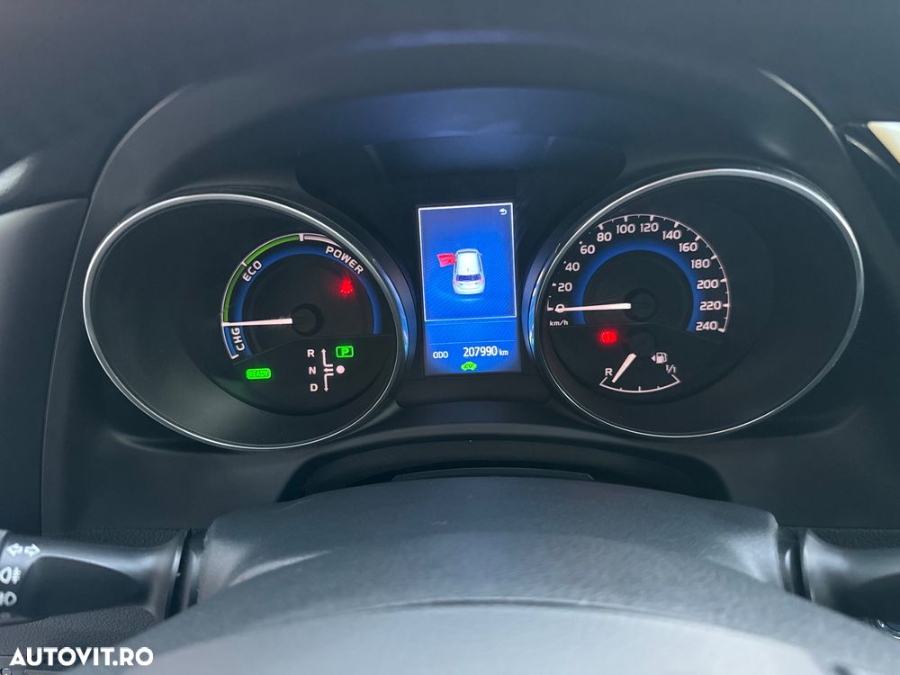 Toyota Auris 1.8 L VVT-i Hybrid Sol - 17