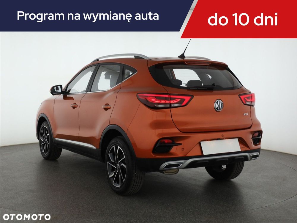 MG ZS - 6