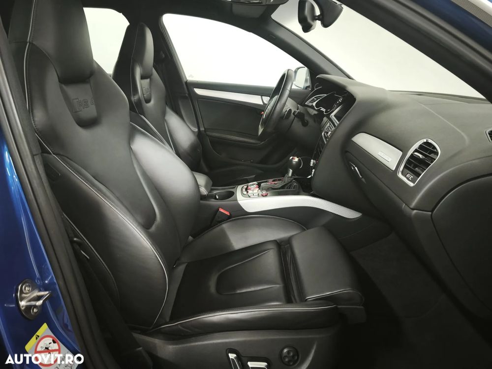 Audi RS4 Avant 4.2 FSI quattro Stronic - 11