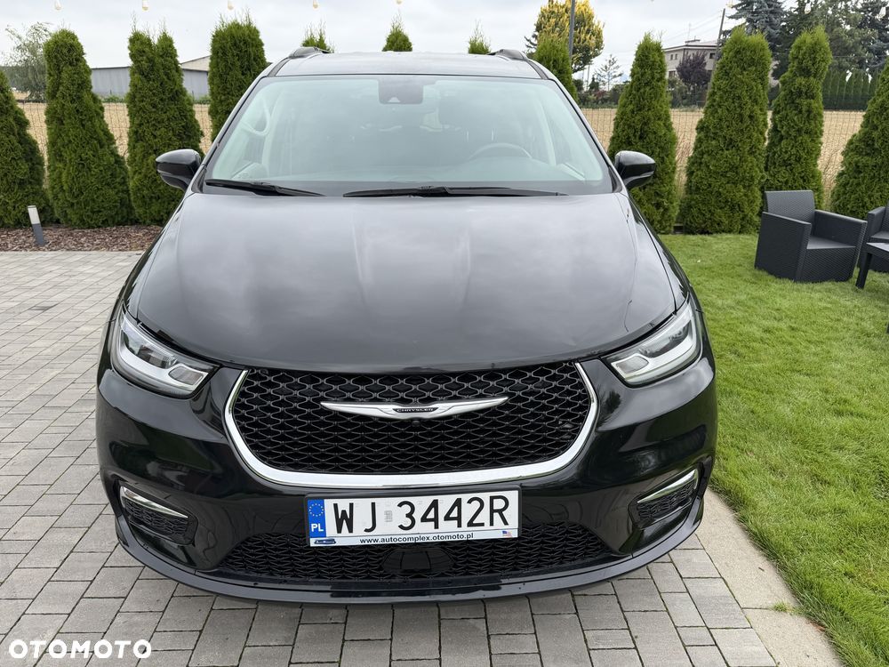 Chrysler Pacifica - 16
