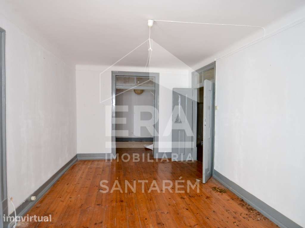 Prédio com 6 apartamentos - Grande imagem: 5/27
