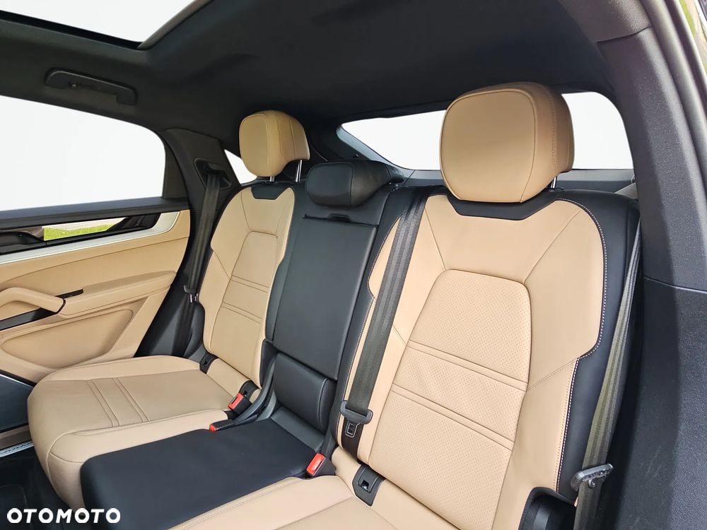 Porsche Cayenne Standard - 13