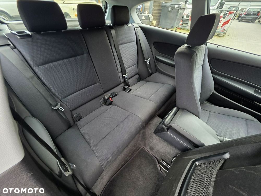 BMW Seria 1 118d - 23
