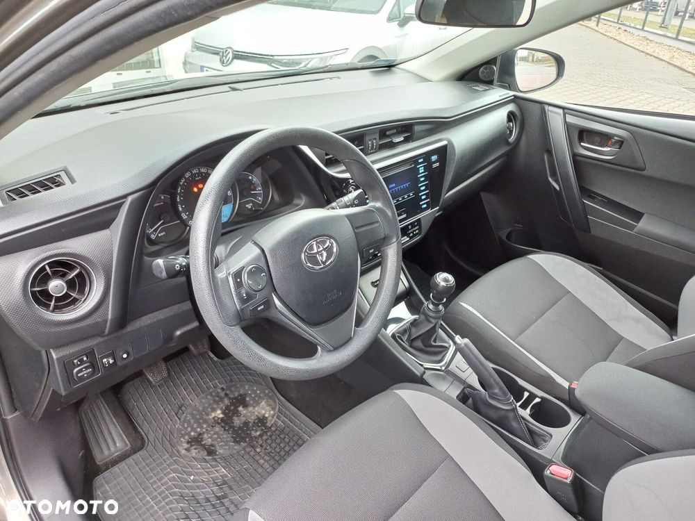 Toyota Auris - 9