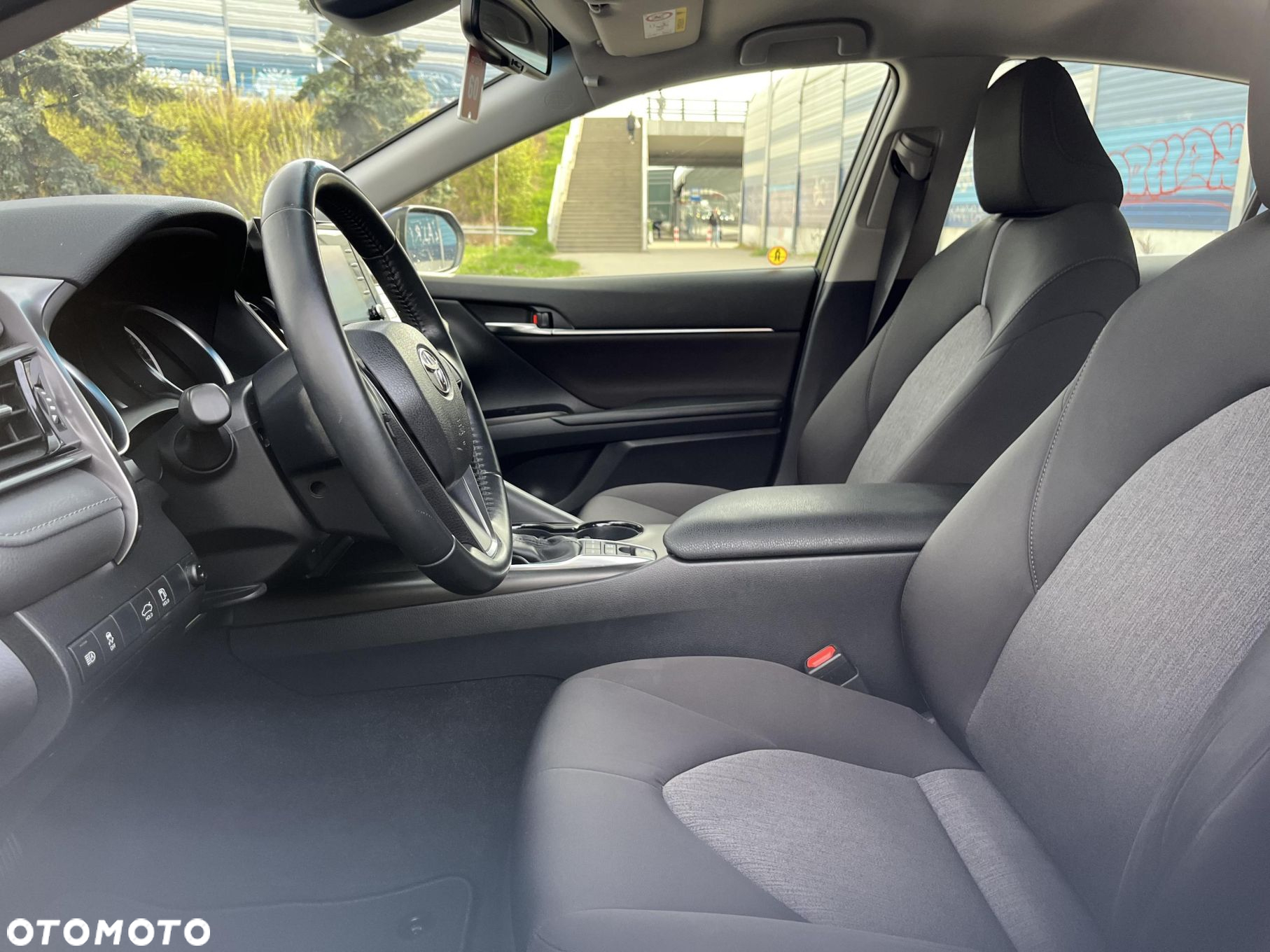 Toyota Camry - 16