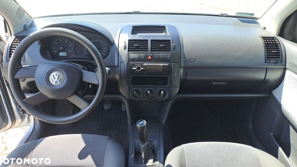 Volkswagen Polo 1.4 16V Comfortline - 17