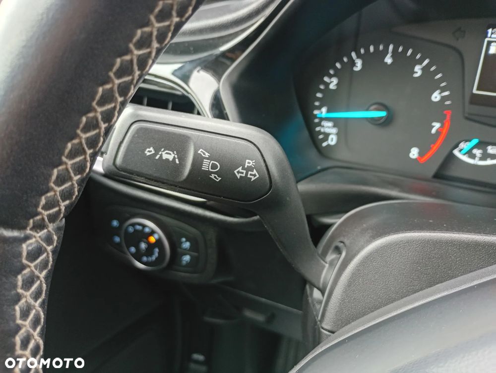 Ford Fiesta 1.0 EcoBoost S&S TITANIUM - 33