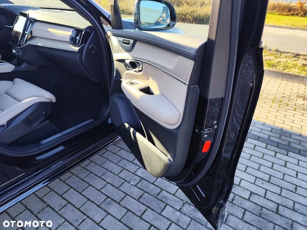 Volvo XC 90 T8 AWD Plug-In Hybrid Plus Bright 7os - 14