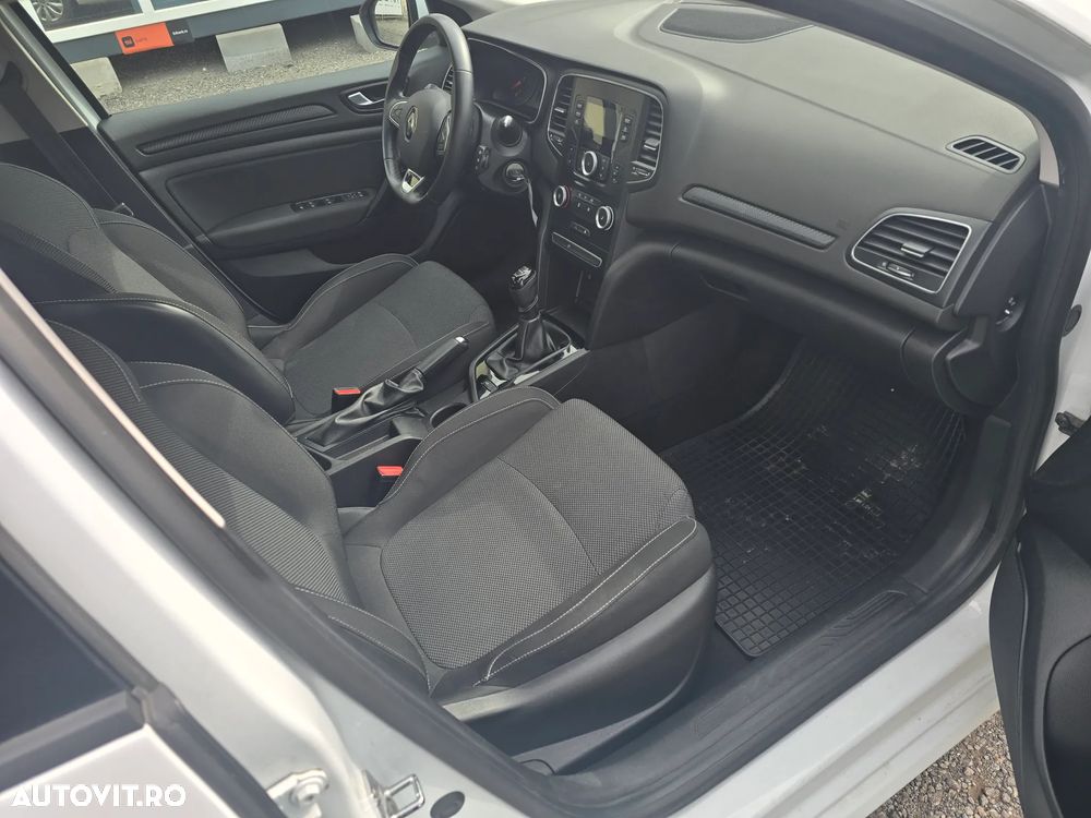 Renault Megane TCE 114 GPF Life - 11