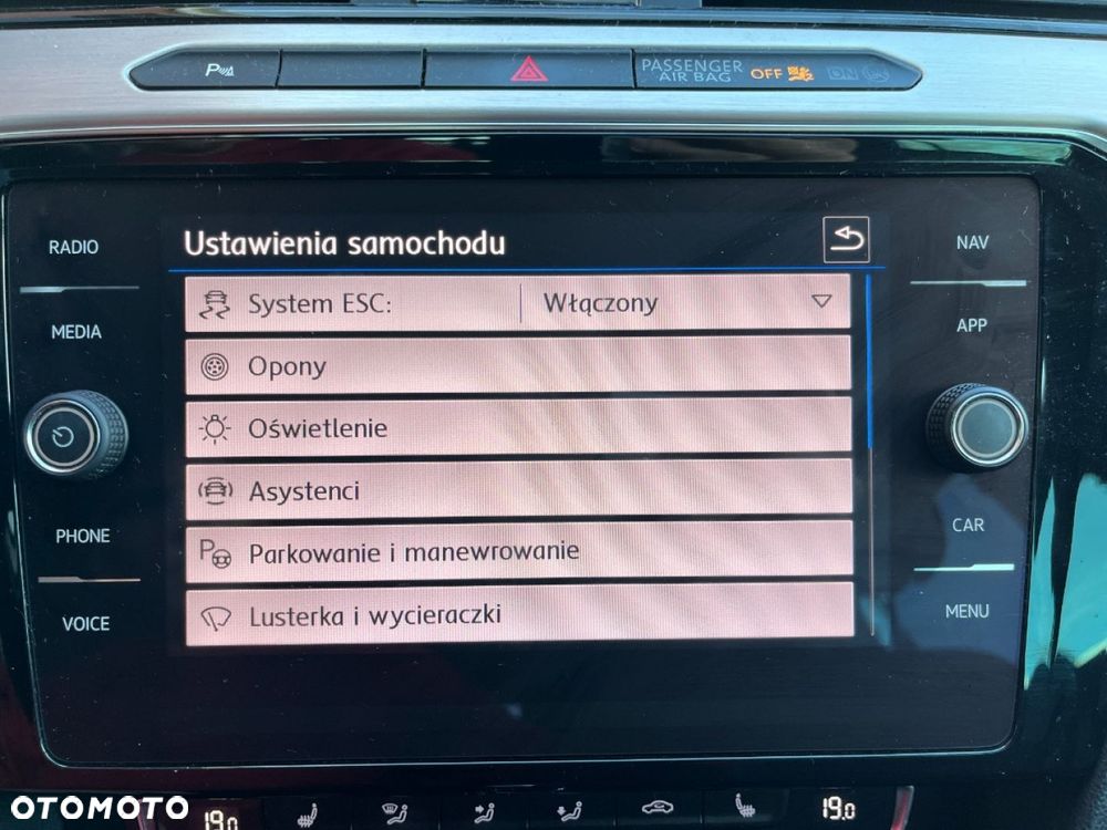 Volkswagen Passat - 20
