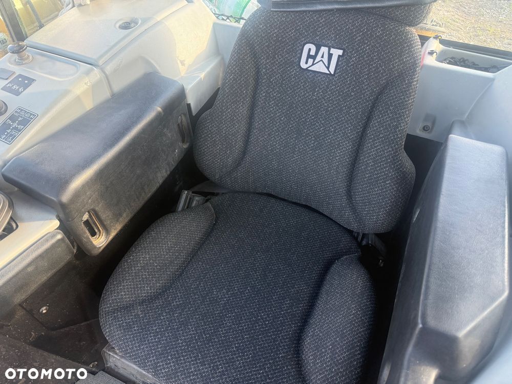 Caterpillar D6N LGP - 16