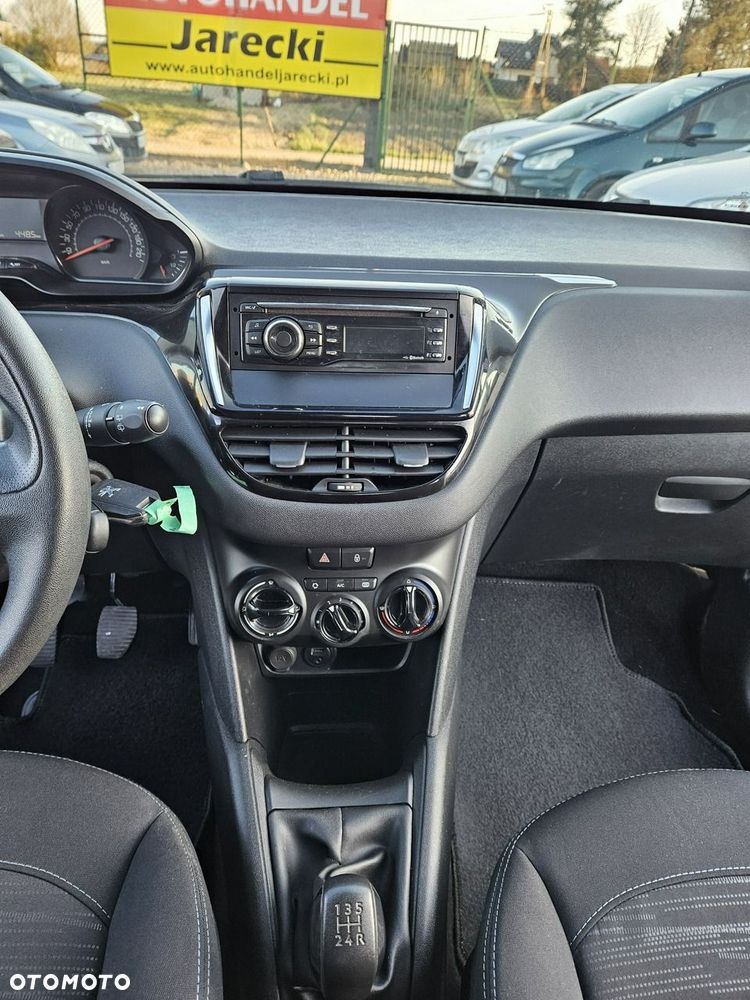 Peugeot 208 - 18