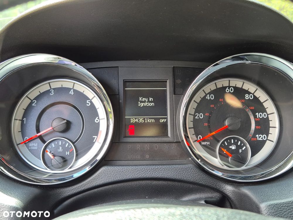 Dodge Grand Caravan - 33