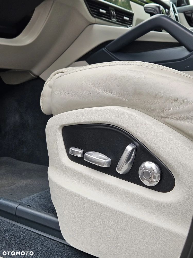 Porsche Cayenne Standard - 11