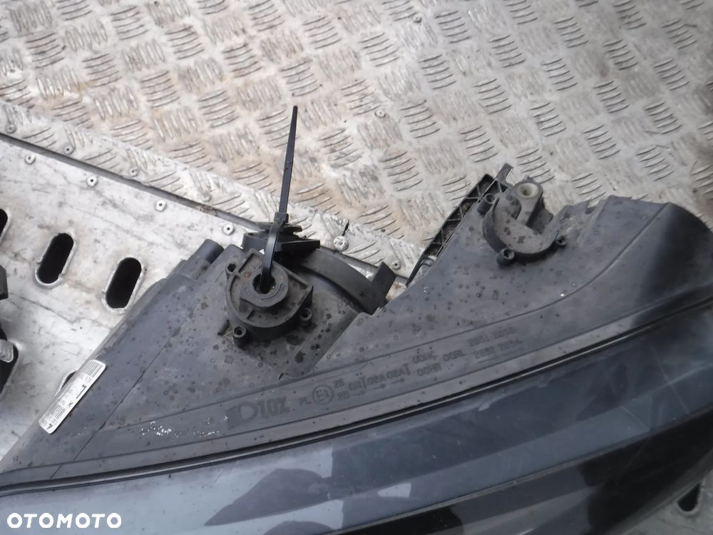 Seat Alhambra 7N lampa przod zwykla H7 - 3