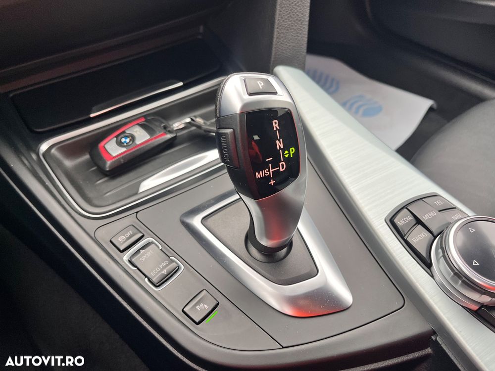 BMW Seria 3 320d Aut. Blue Performance Sport Line - 16