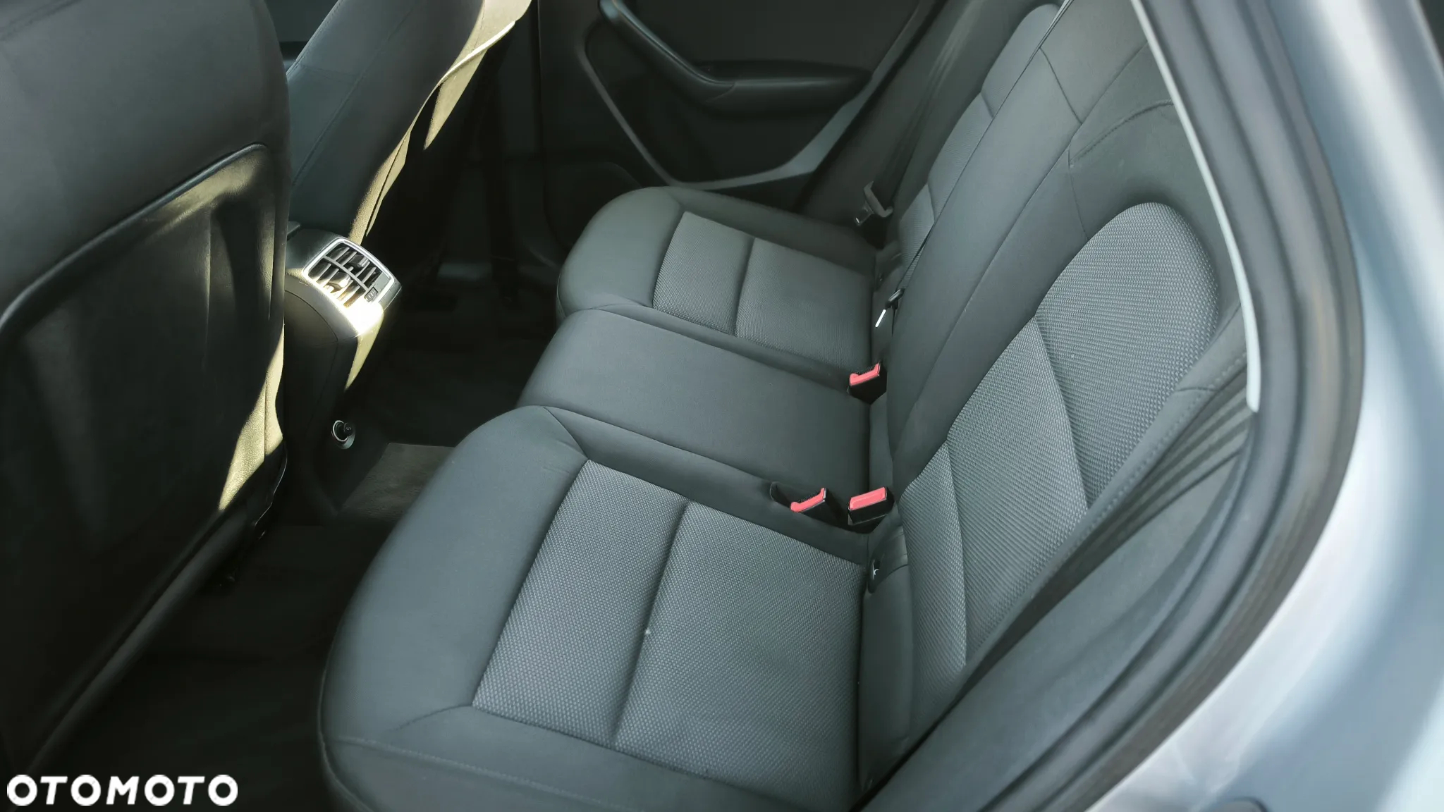 Audi Q3 2.0 TDI quattro S tronic design - 11