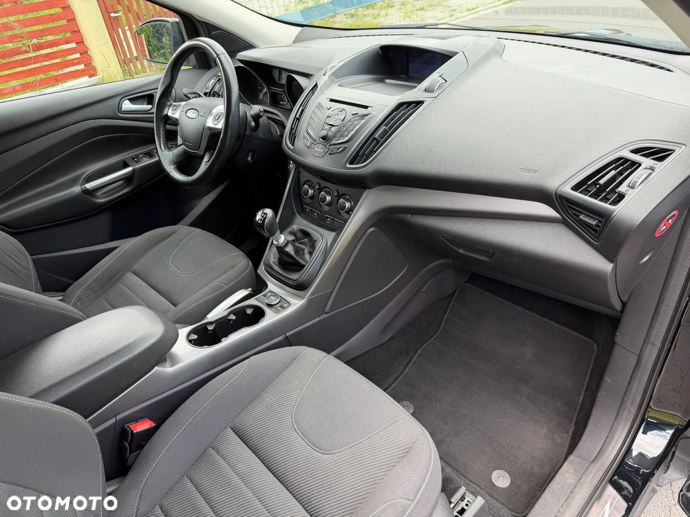 Ford Kuga 2.0 TDCi 2x4 Titanium - 6