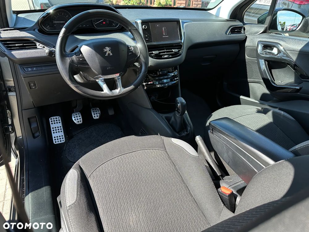 Peugeot 208 - 7