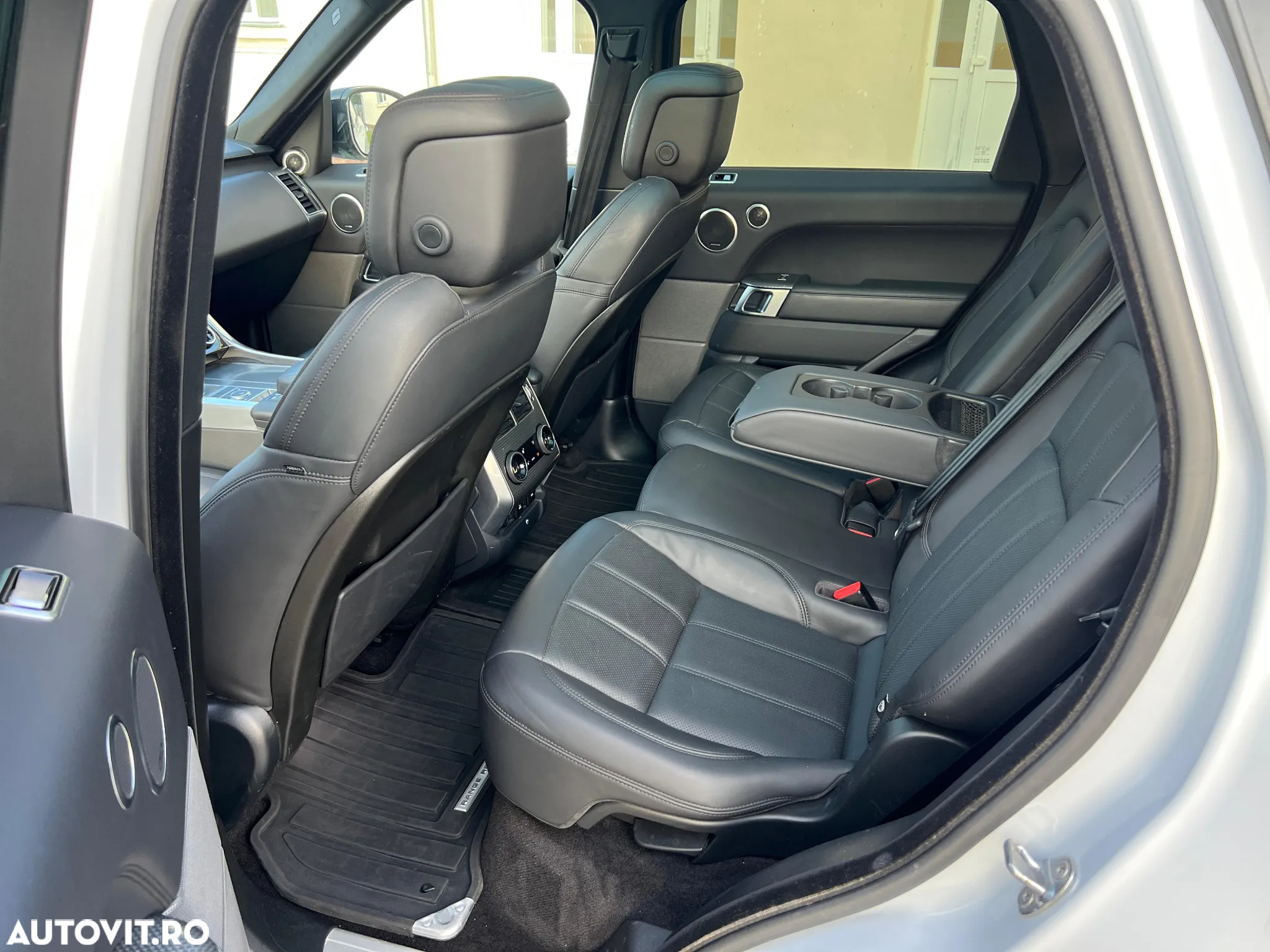 Land Rover Range Rover Sport 3.0 I6 D300 MHEV Dynamic HSE - 9