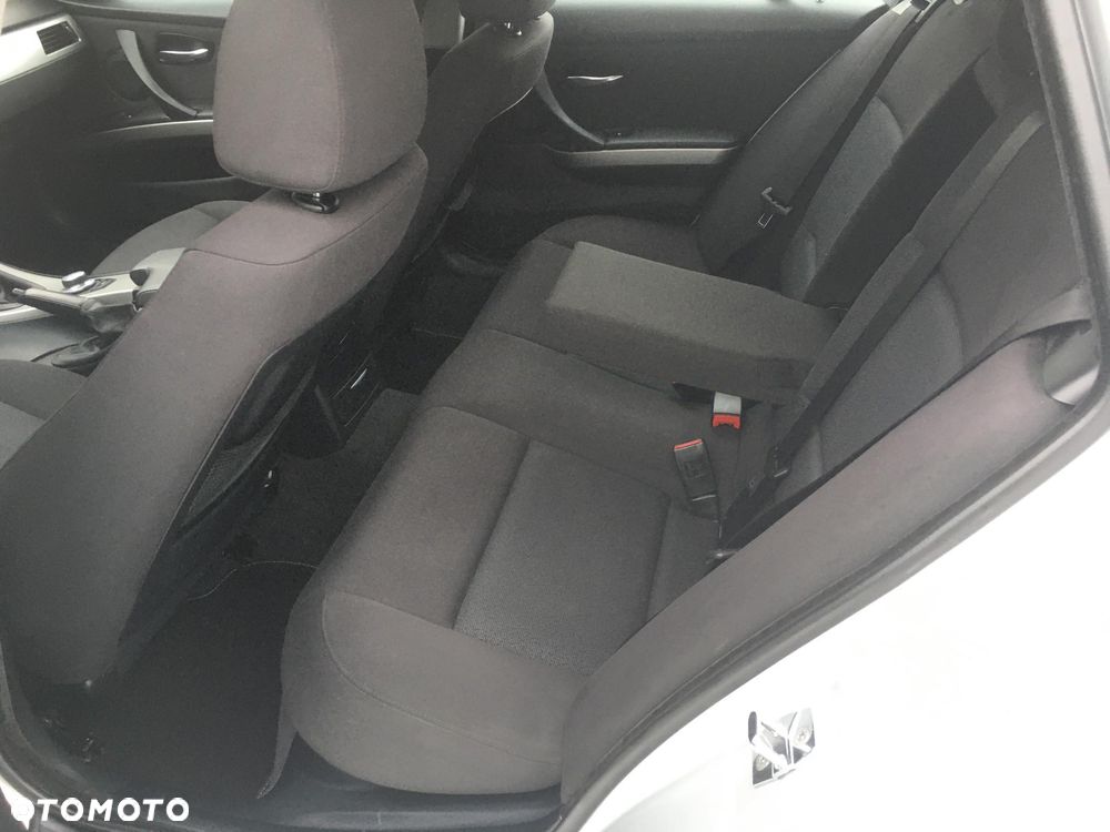BMW Seria 3 320d - 6