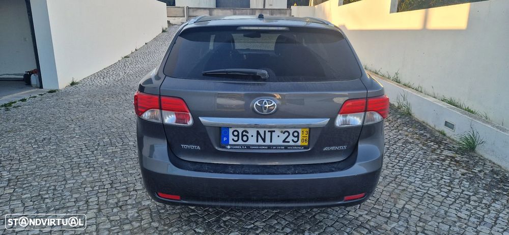 Toyota Avensis SW 2.0 D-4D Comfort - 4
