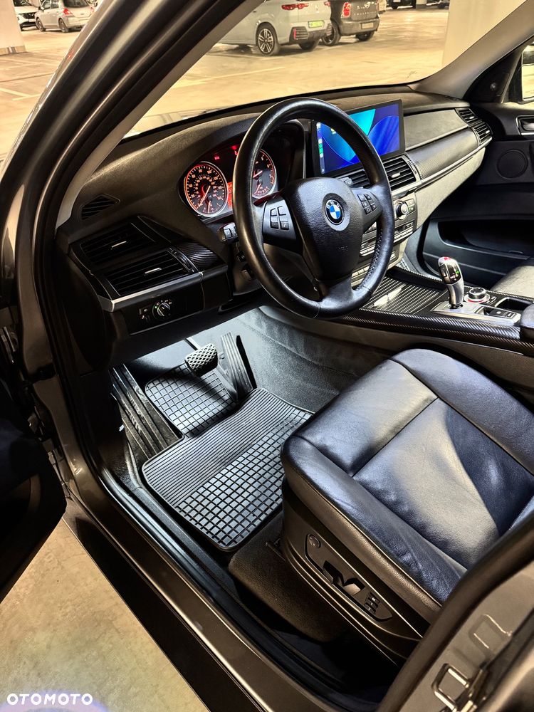 BMW X5 5.0i xDrive - 11