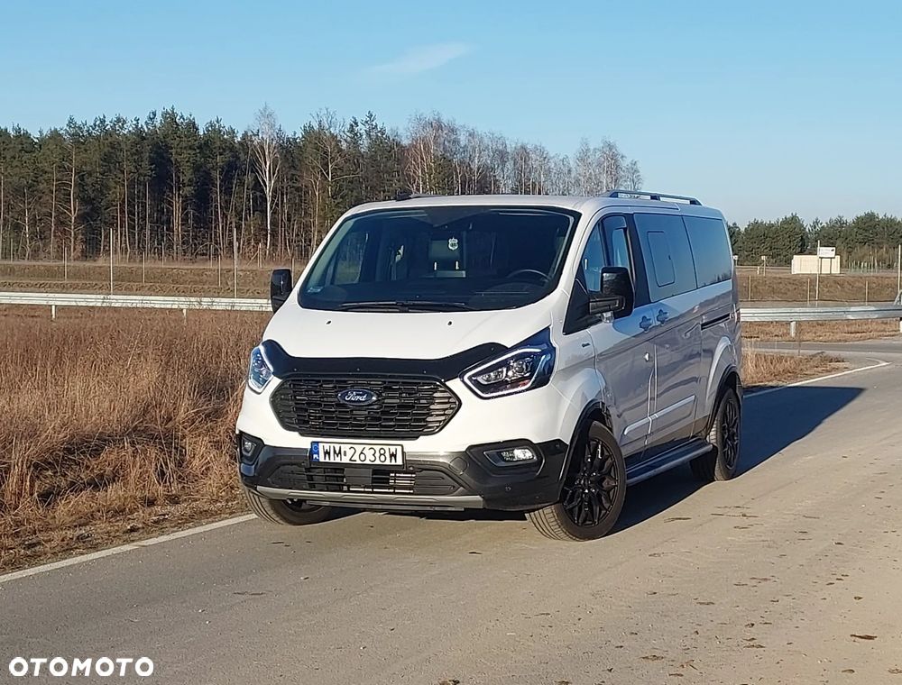 Ford Tourneo Custom - 1
