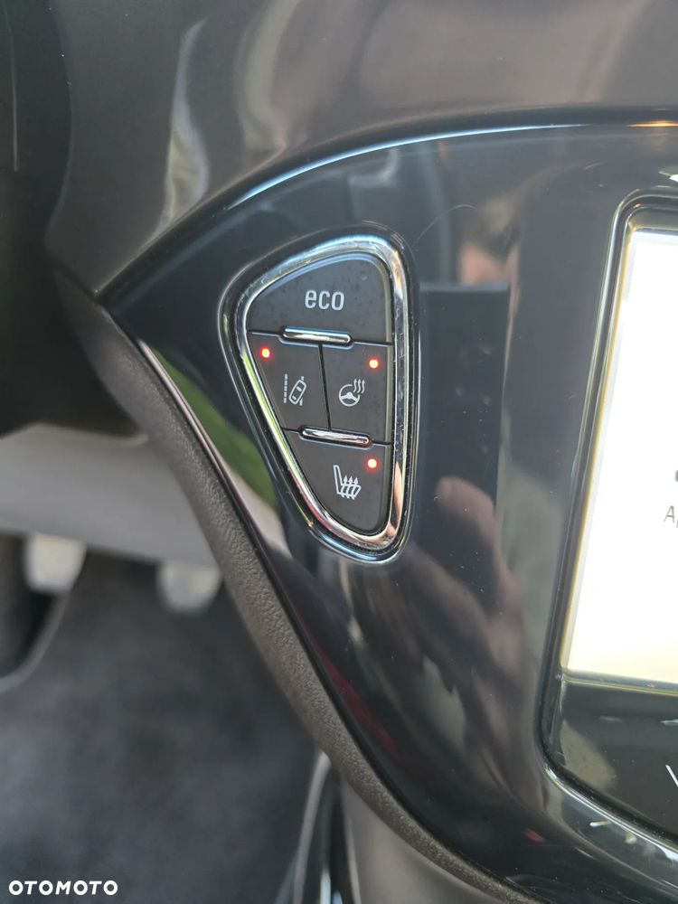 Opel Corsa 1.4 16V Cosmo - 24
