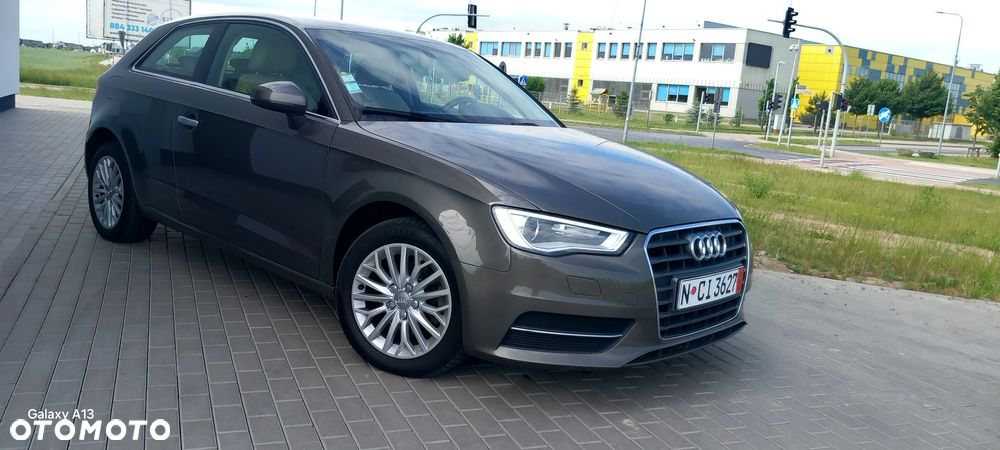 Audi A3 3-drzwiowe 1.6 TDI DPF Attraction - 4