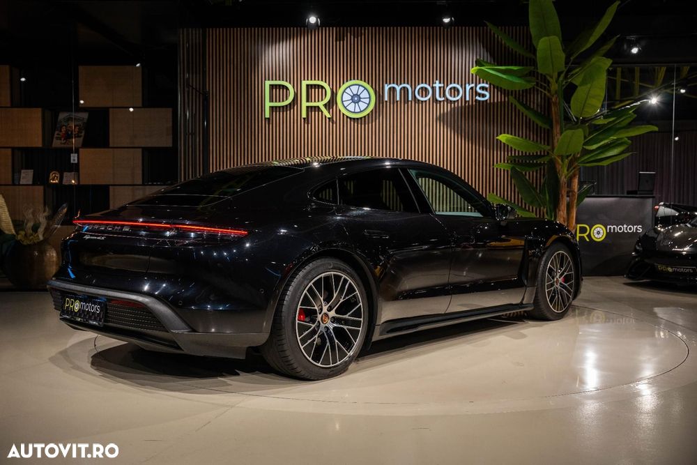 Porsche Taycan 4S - 13