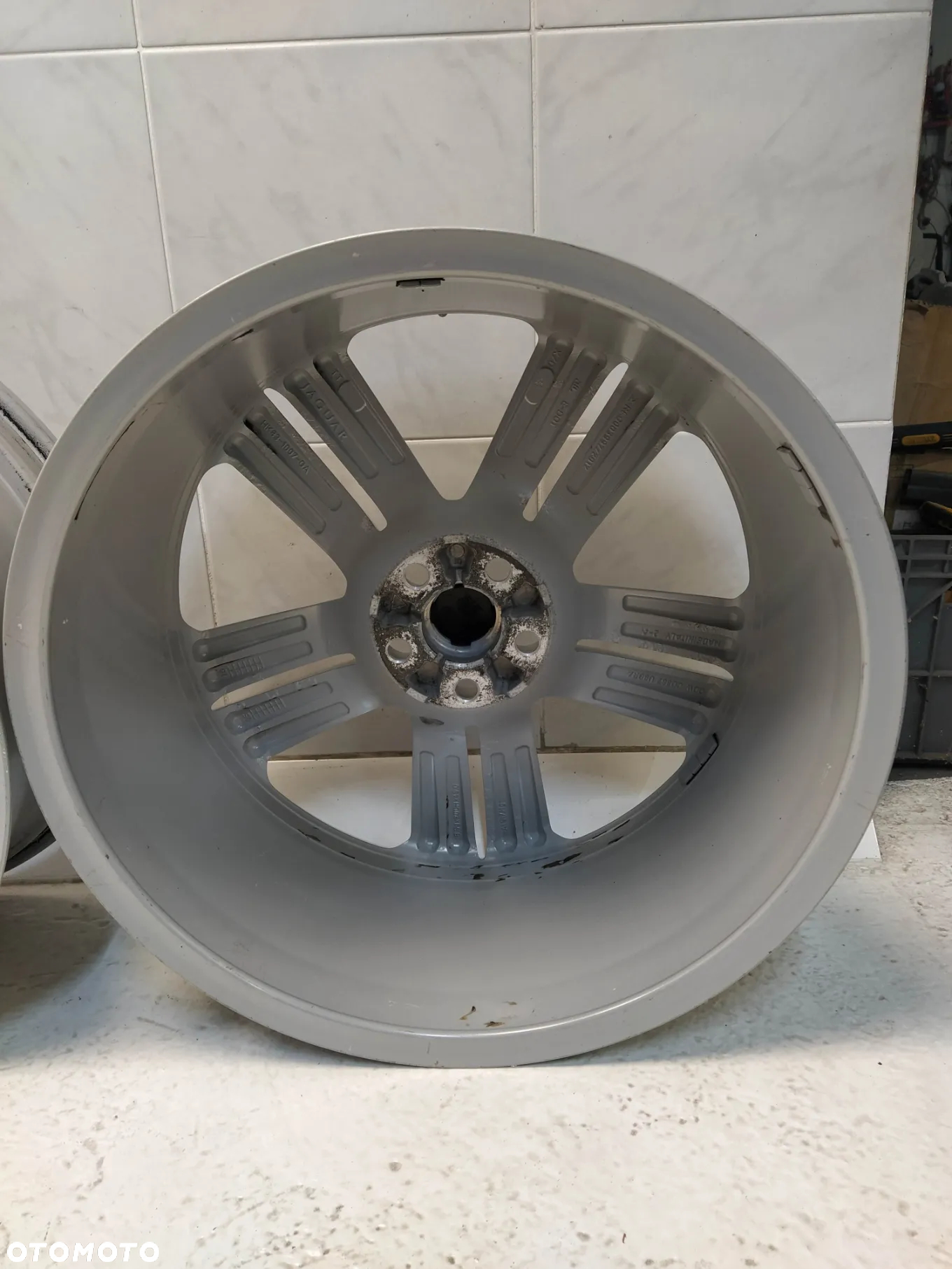 JAGUAR F-PACE X761 8.5X20 ORYGINALNE FELGI ALUMINIOWE R20 ET45 5X108 4XCZUJNIKI TPMS CIŚNIENIA OPON - 11