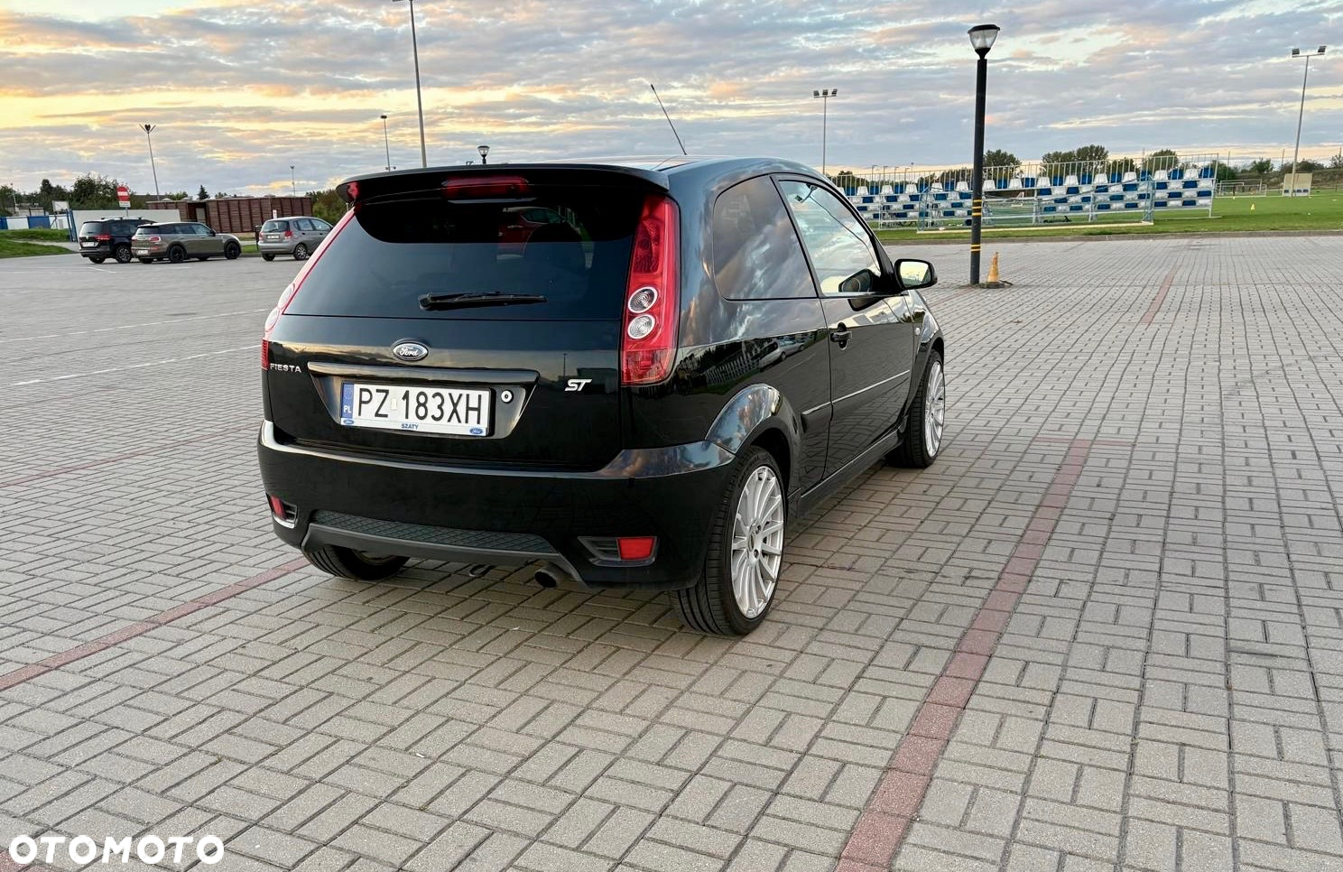 Ford Fiesta 2.0 ST - 10
