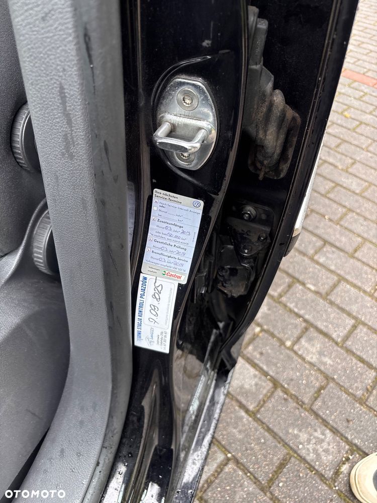 Volkswagen Touran 2.0 TDI DPF BlueMotion Technology Highline - 21
