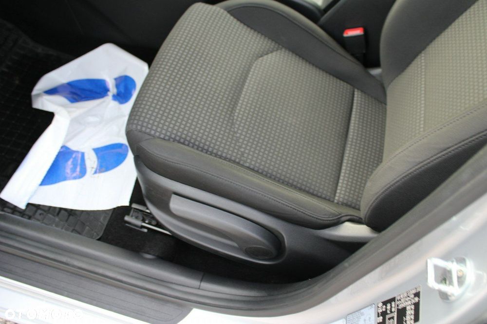 Kia Ceed - 16