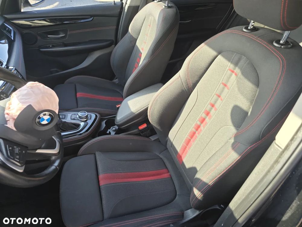 BMW Seria 2 216d Sport Line - 12