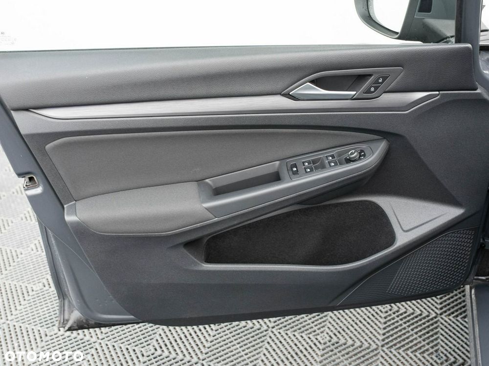 Volkswagen Golf 1.5 eTSI EVO Style DSG - 10
