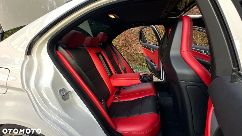 Mercedes-Benz Klasa C 63 AMG AMG SPEEDSHIFT MCT AMG Performance Package - 33