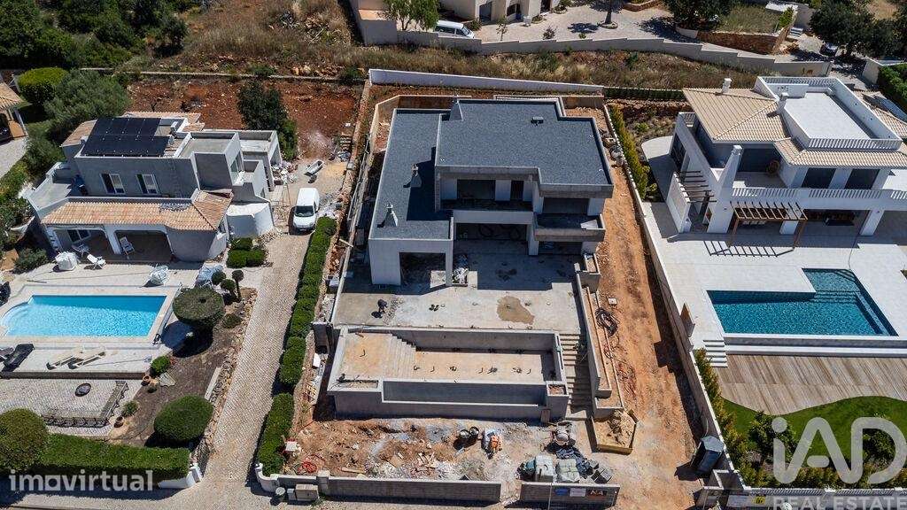 Casa / Villa T3 em Albufeira e Olhos de Água de 300,00 m2 - Grande imagem: 2/27