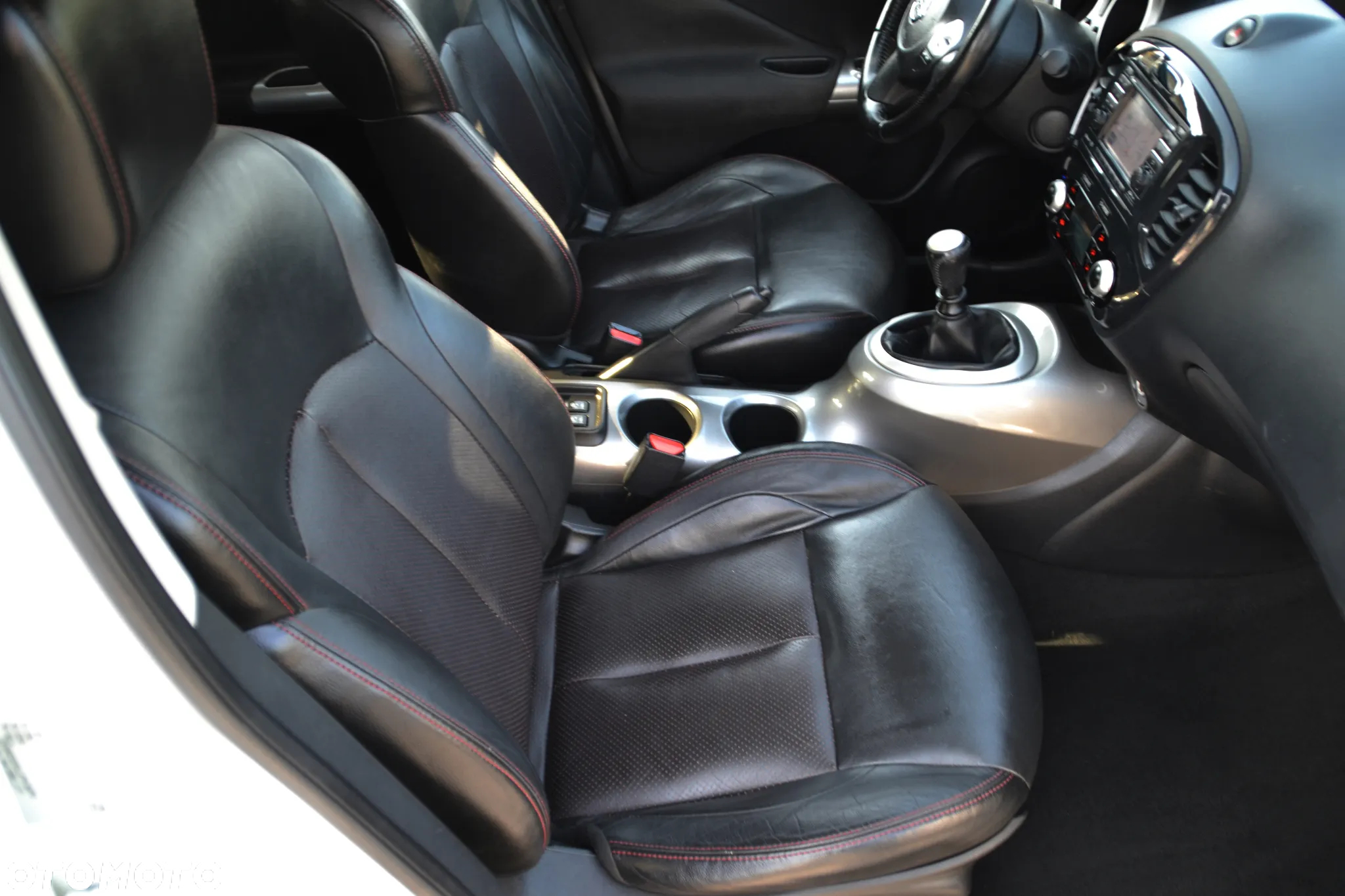Nissan Juke 1.6 DIG-T Acenta - 32