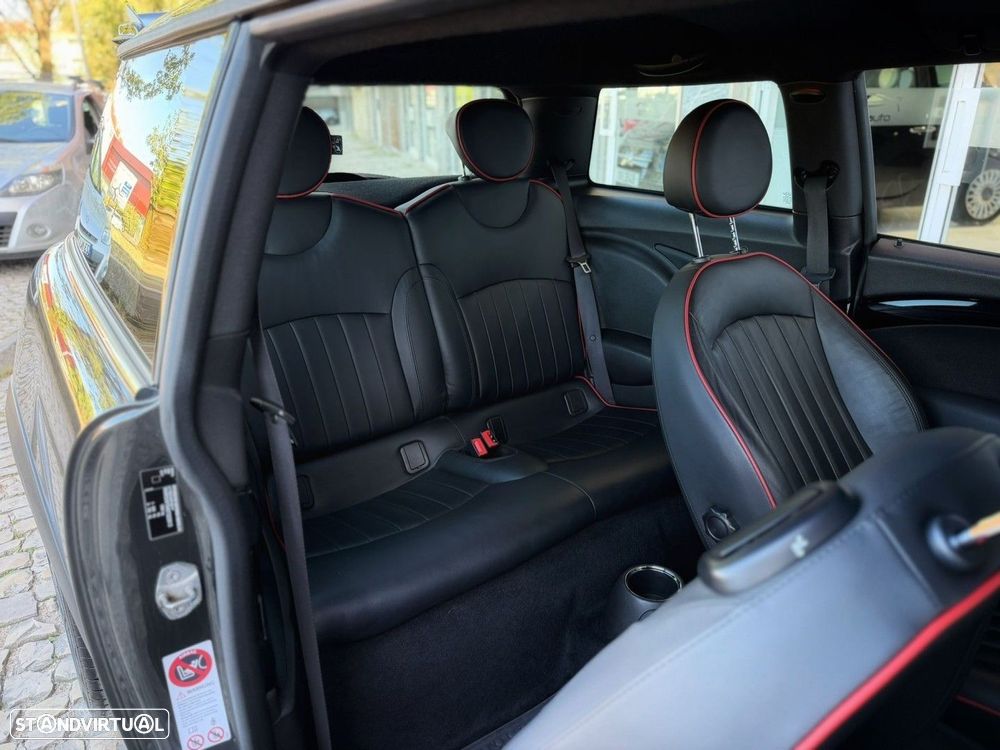 MINI 3 Portas John Cooper Works - 9