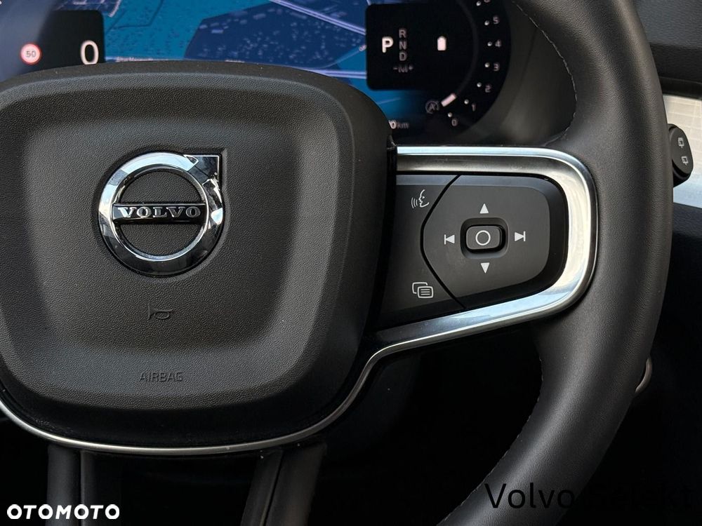 Volvo XC 40 B3 Plus Dark - 16