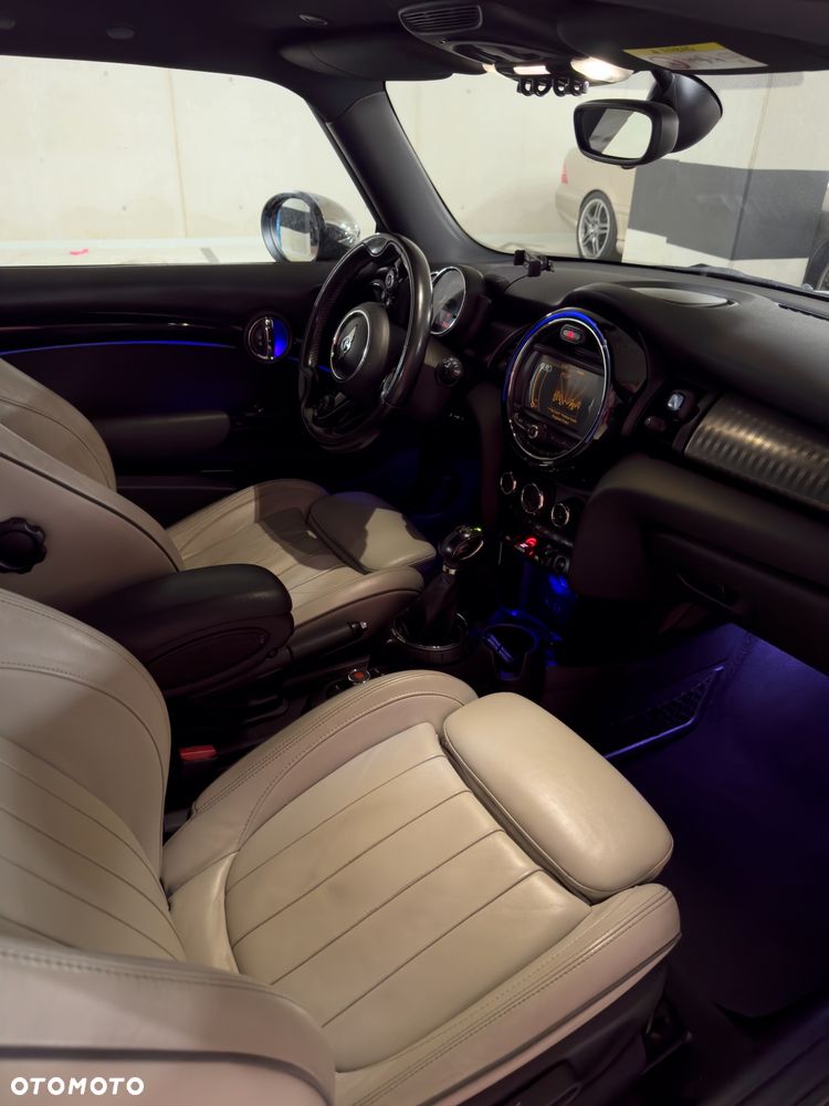 MINI Cooper Standard - 19
