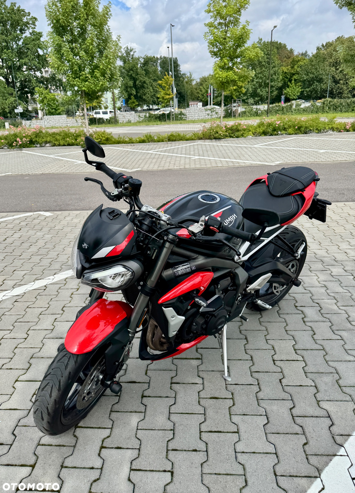 Triumph Street Triple - 10