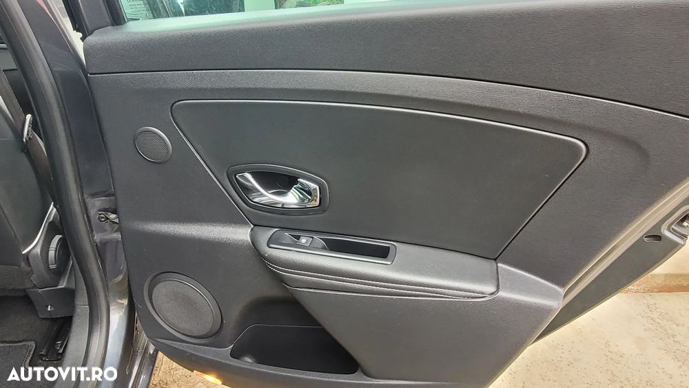 Renault Megane ENERGY dCi 110 Start & Stop Bose Edition - 34