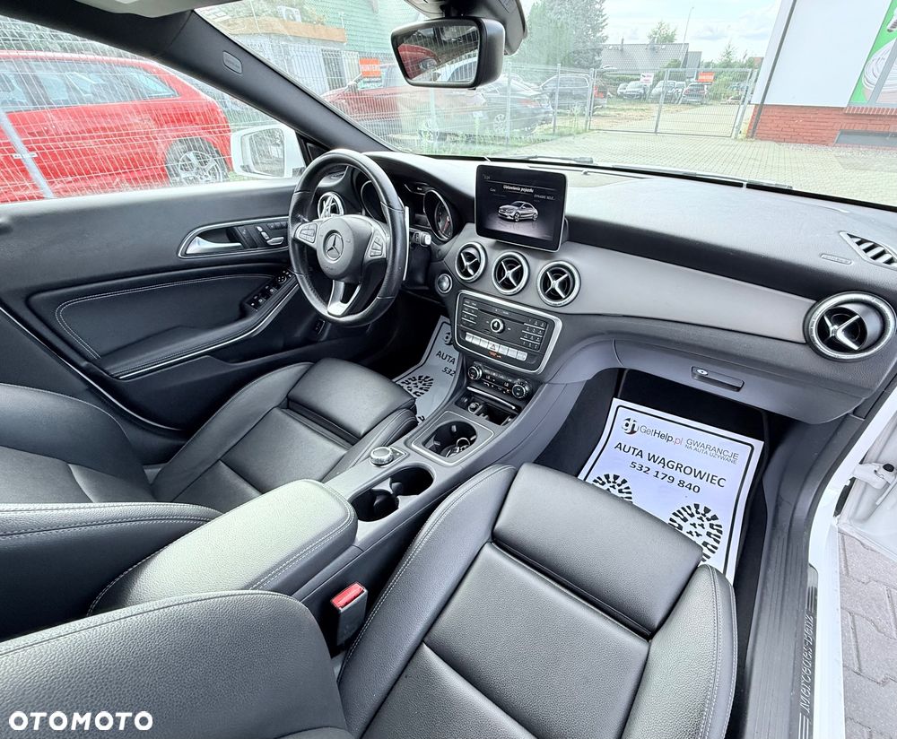 Mercedes-Benz CLA - 24