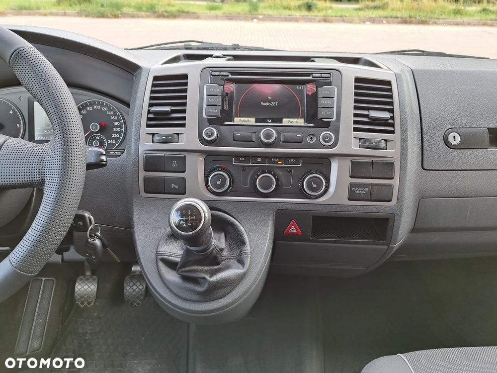 Volkswagen Multivan - 22